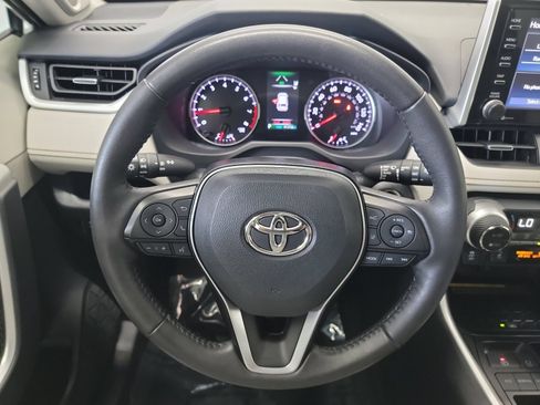 Used 2021 Toyota RAV4 XLE Premium FWD image 17