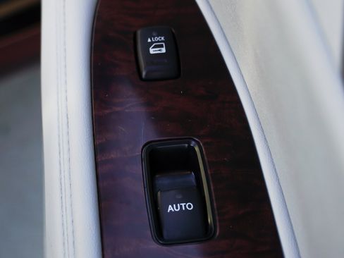 Used 2011 Toyota Avalon FWD image 28