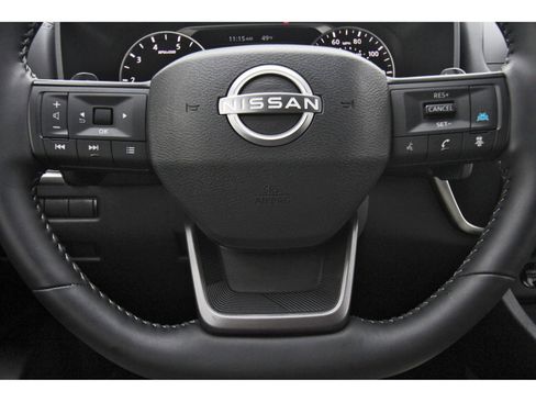 Used 2025 Nissan Rogue SV image 17