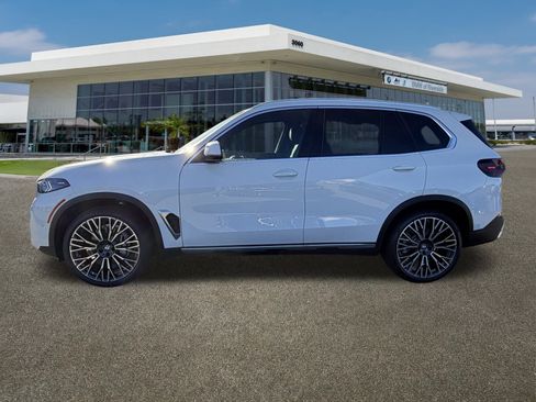 New 2026 BMW X5 sDrive40i image 6