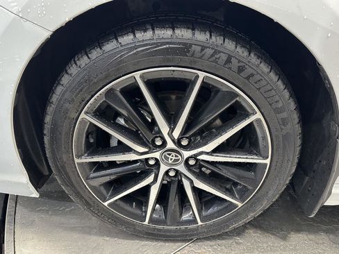 Used 2023 Toyota Camry SE image 8