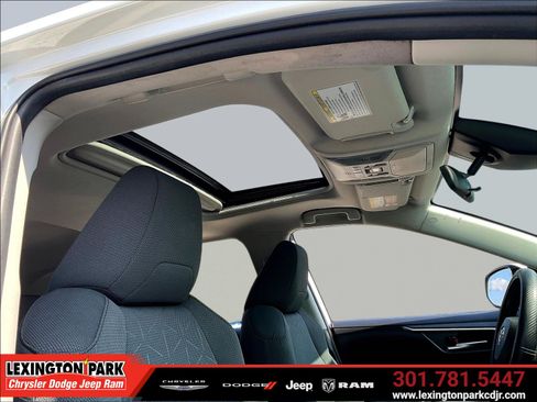 Used 2019 Toyota RAV4 XLE AWD/4WD image 26