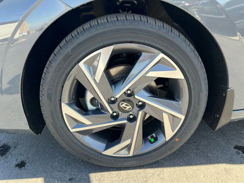 New 2026 Hyundai Elantra Limited image 13