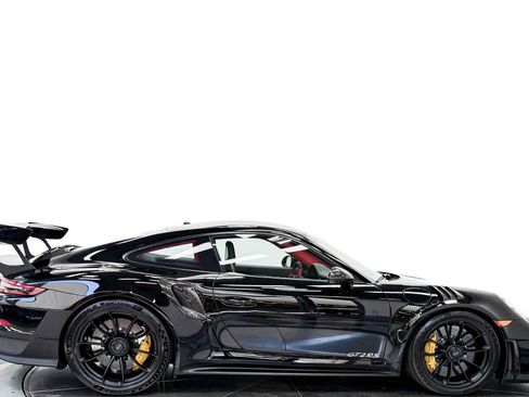 Used 2018 Porsche 911 GT2 RS RWD image 2