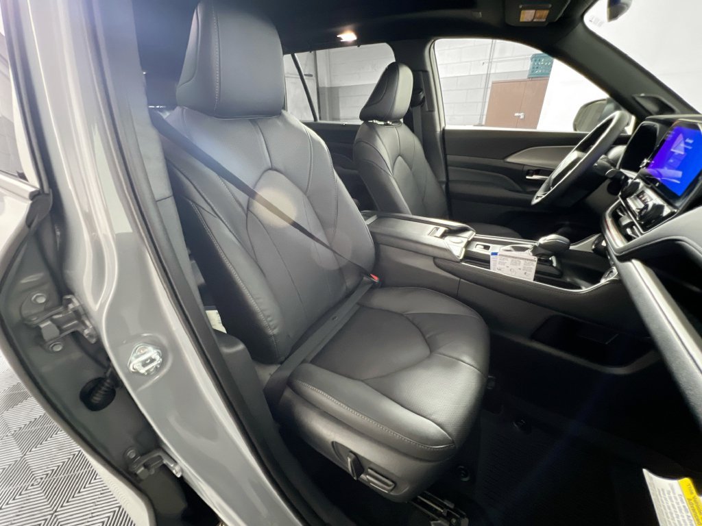 New 2026 Toyota Grand Highlander AWD Hybrid image 28