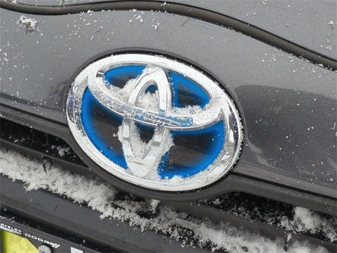 Used 2017 Toyota Prius C Two image 27