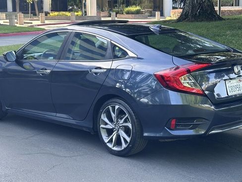 Used 2019 Honda Civic Touring image 6