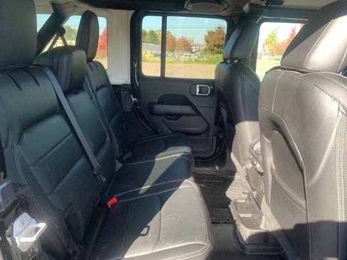 Used 2018 Jeep Wrangler Unlimited Sahara w/ Safety Group image 29