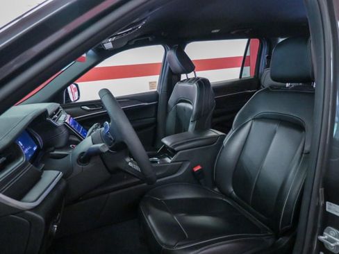 Used 2025 Jeep Grand Cherokee L Limited RWD image 10
