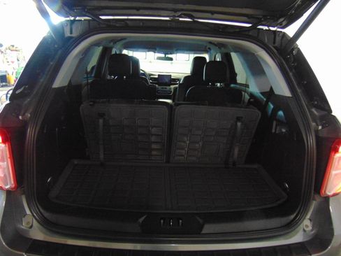 Used 2023 Ford Explorer XLT w/ Equipment Group 202A AWD/4WD image 7
