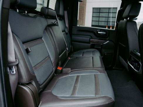 Used 2023 GMC Sierra 2500 Denali w/ Denali Black Diamond Edition image 10