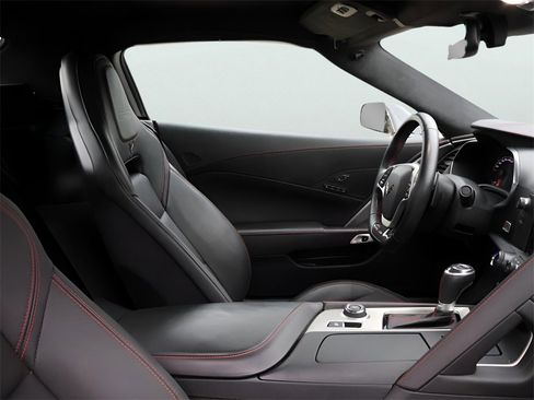 Used 2016 Chevrolet Corvette Z06 w/ 3LZ Preferred Equipment Group image 11