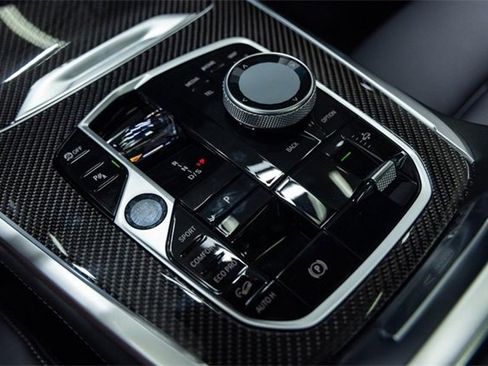 New 2026 BMW X7 M60i image 21