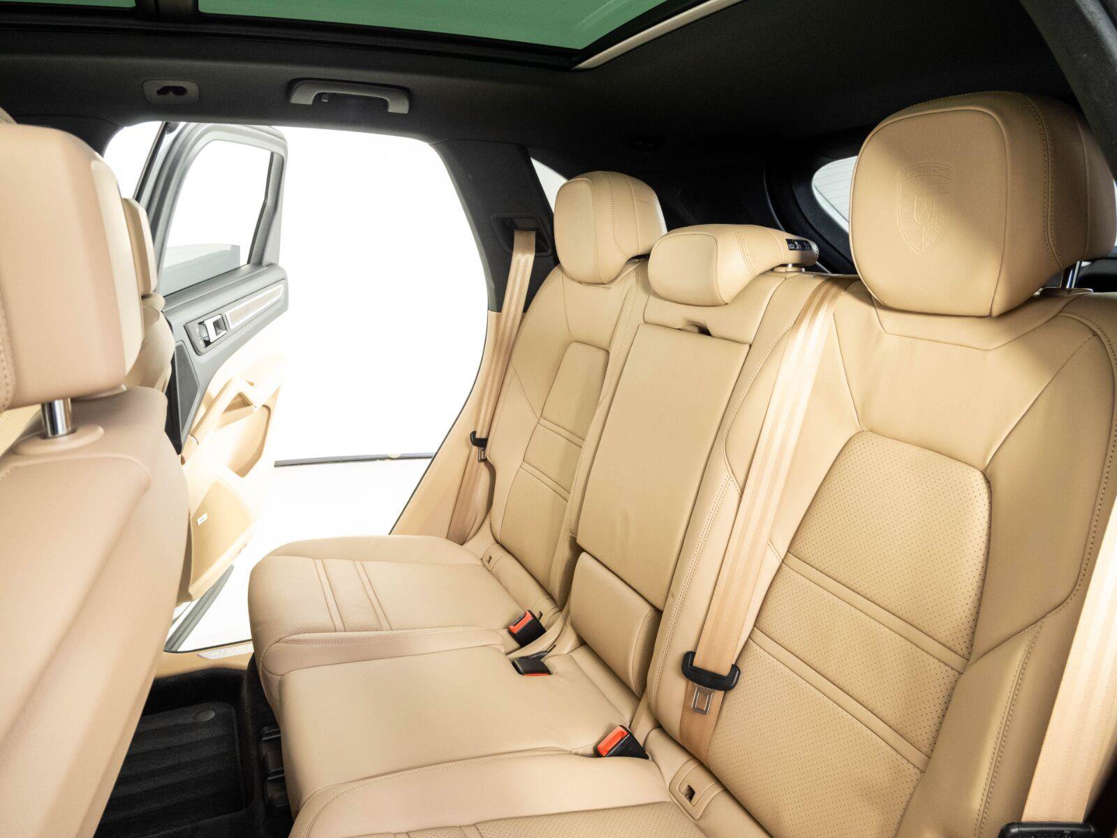 Certified 2023 Porsche Cayenne Platinum Edition AWD/4WD image 21