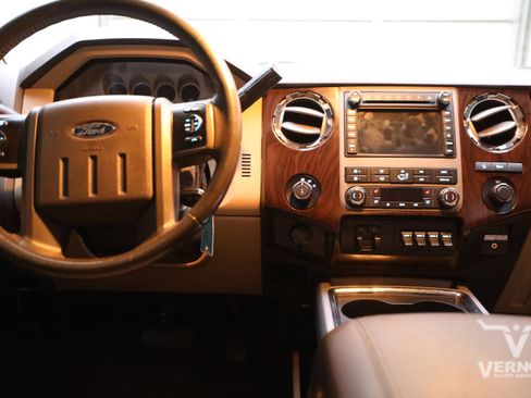 Used 2012 Ford F250 Lariat w/ Lariat Interior Pkg image 19