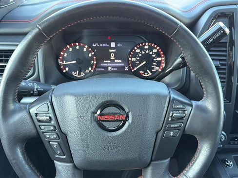 Used 2021 Nissan Titan PRO-4X w/ Pro-4x Convenience Package AWD/4WD image 16