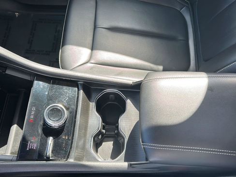 Used 2024 Jeep Grand Cherokee Limited image 18