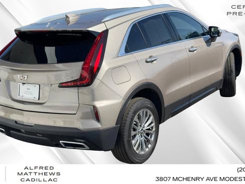 Certified 2025 Cadillac XT4 Premium Luxury image 3
