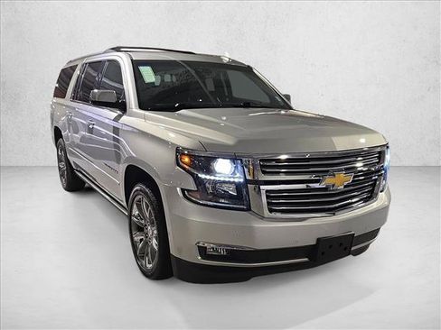 Used 2019 Chevrolet Suburban Premier AWD/4WD image 3