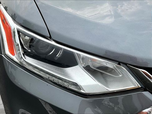 Used 2019 Chevrolet Traverse LT FWD image 31
