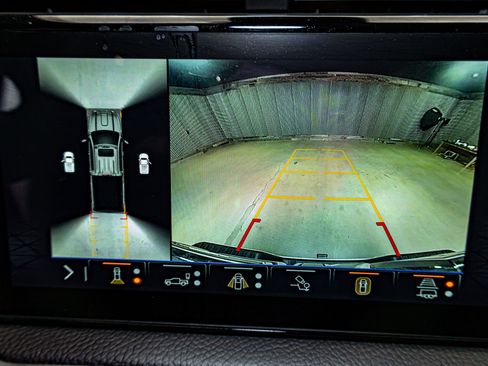 Used 2025 GMC Sierra 3500 Denali w/ Denali Reserve Package image 23