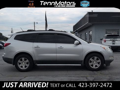 Used 2011 Chevrolet Traverse LT w/ LPO, 'HIT The Road' Package FWD image 4