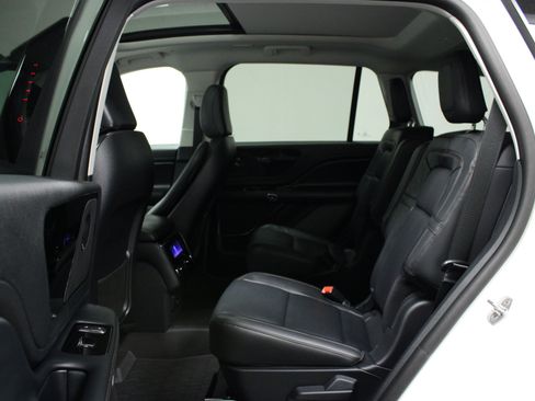 Used 2026 Lincoln Aviator Reserve w/ Jet Appearance Package AWD/4WD image 13