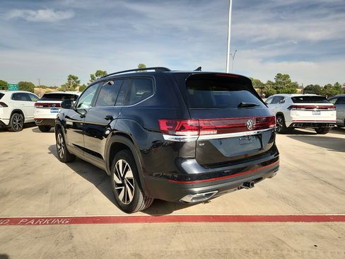 Used 2024 Volkswagen Atlas SE FWD image 4