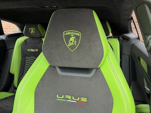 Used 2022 Lamborghini Urus image 19