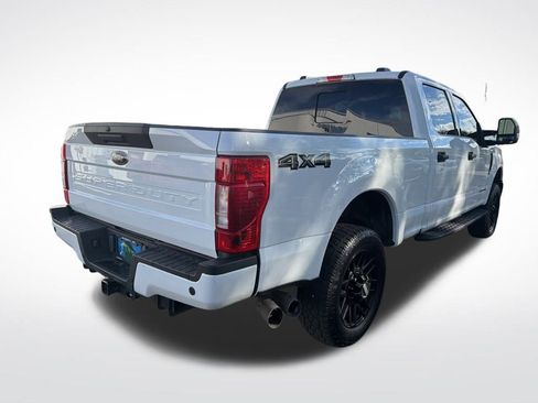Used 2022 Ford F250 XLT w/ Black Appearance Package image 5