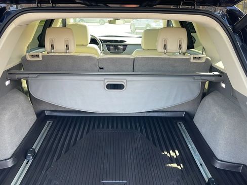 Used 2018 Cadillac XT5 Luxury w/ Driver Awareness Package image 15