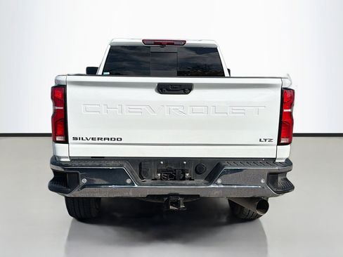 Used 2025 Chevrolet Silverado 2500 LTZ w/ LTZ Convenience Package image 5