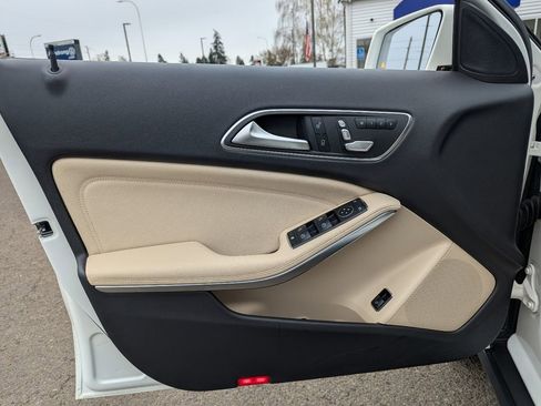 Used 2019 Mercedes-Benz GLA 250 4MATIC image 10