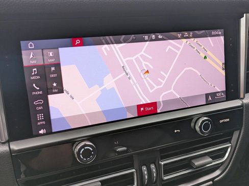 Certified 2024 Porsche Macan image 16