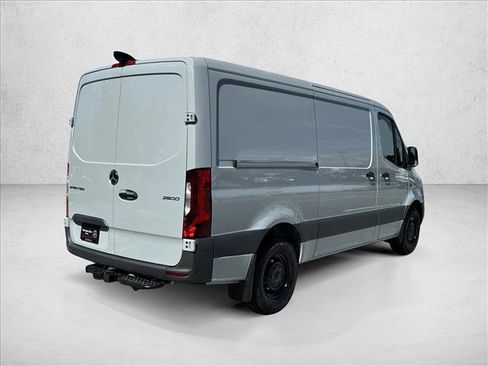 Used 2024 Mercedes-Benz Sprinter 2500 image 5