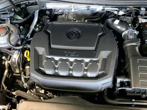 Used 2024 Volkswagen Tiguan SE R-Line FWD image 32