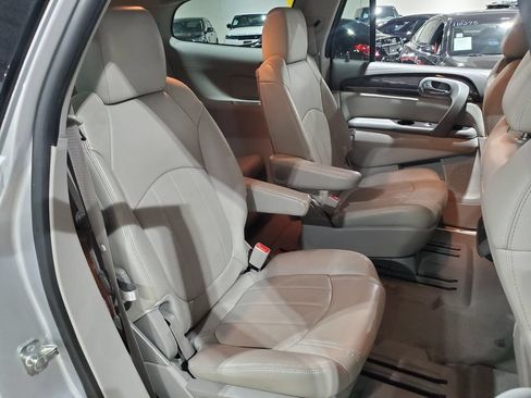Used 2015 Buick Enclave Leather FWD image 18