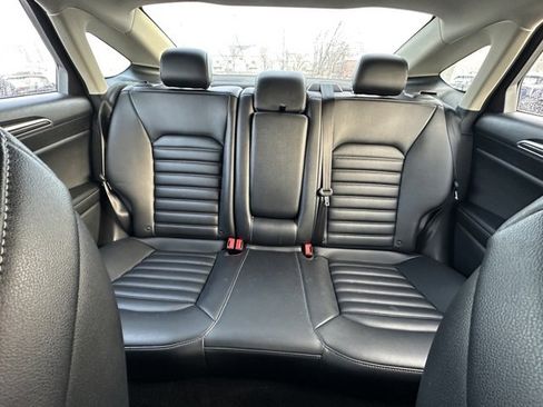 Used 2019 Ford Fusion SEL image 28