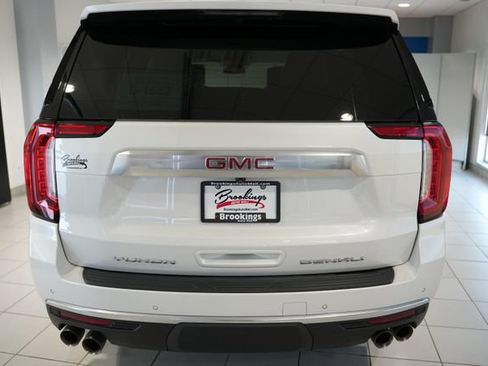 Used 2023 GMC Yukon XL Denali image 9