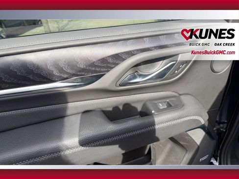 Used 2023 GMC Yukon XL Denali w/ Denali Reserve Package image 6