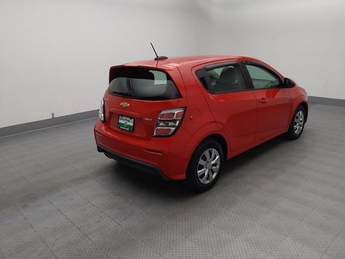 Used 2020 Chevrolet Sonic LT FWD image 9