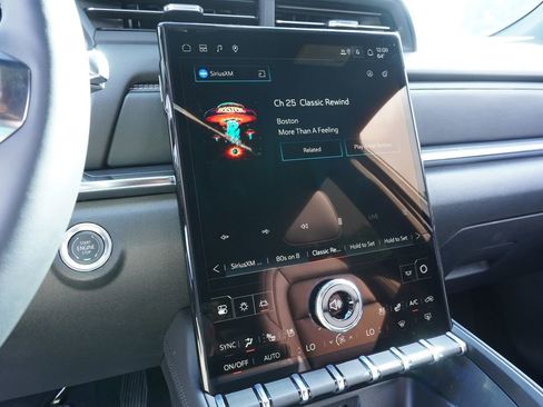 New 2026 GMC Terrain Elevation w/ Elevation Premium Package image 18