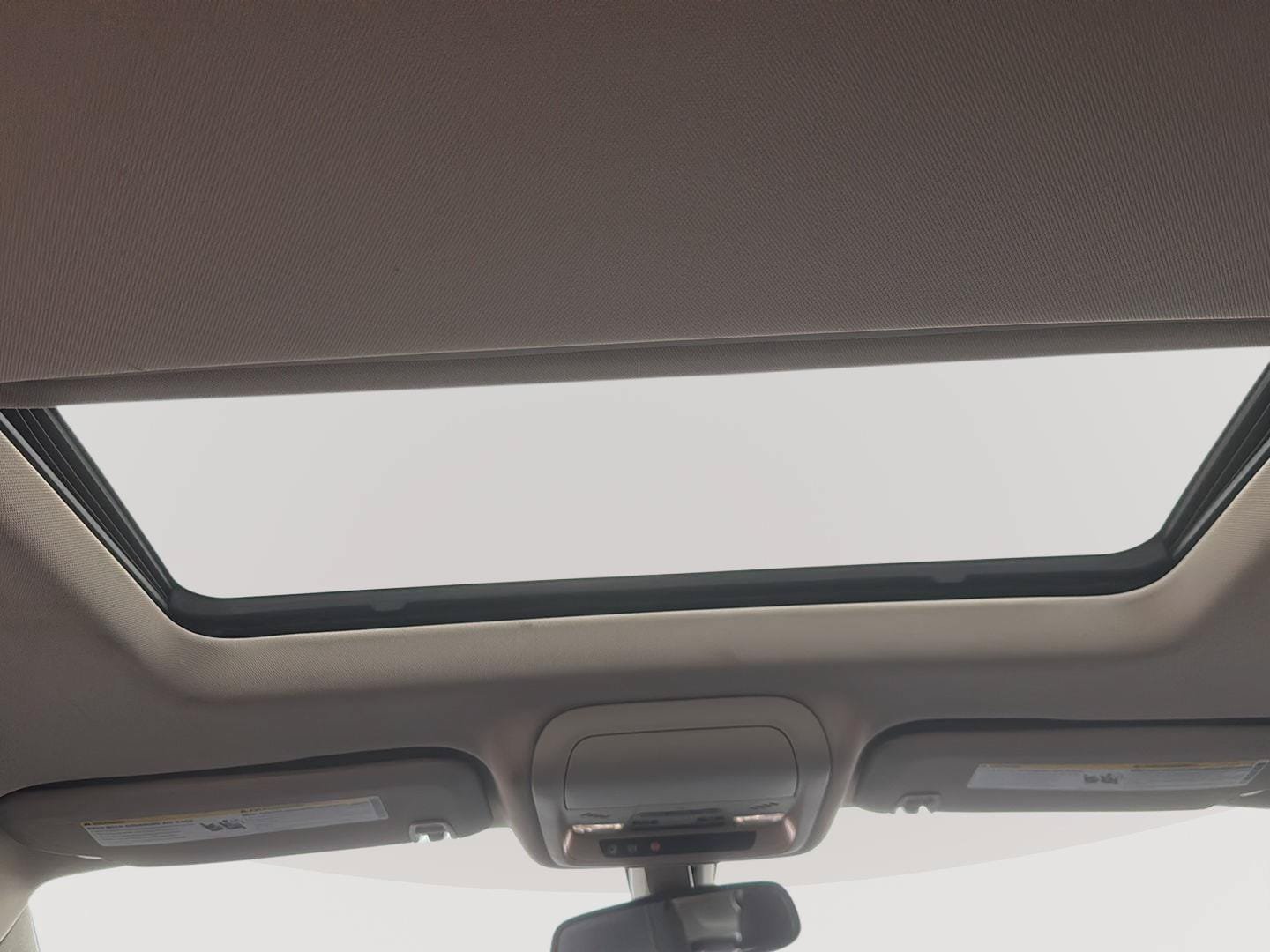 Used 2018 Buick Regal Essence FWD image 17
