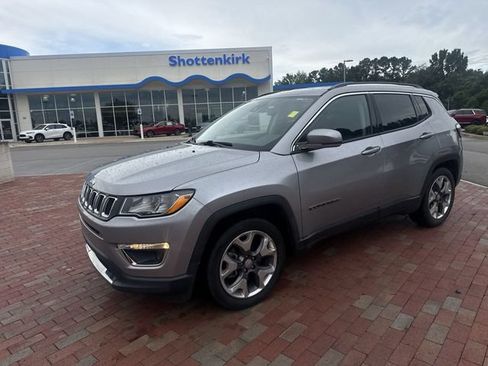 Used 2021 Jeep Compass Limited FWD image 4