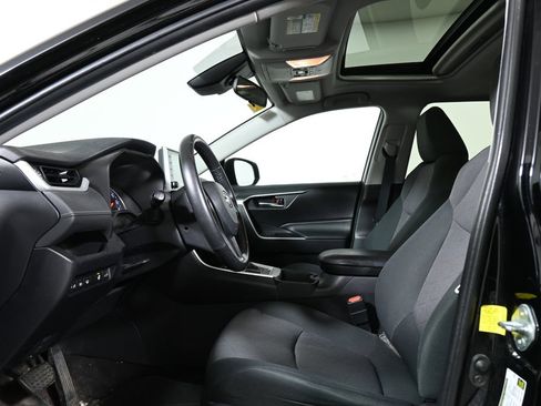 Used 2019 Toyota RAV4 XLE image 3