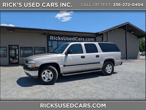 Used 2004 Chevrolet Suburban LS image 1