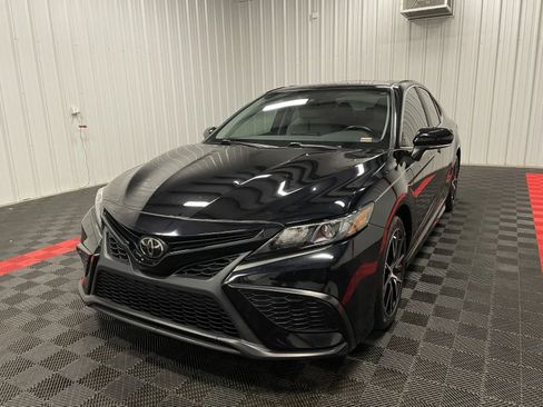 Used 2024 Toyota Camry SE w/ Convenience Package image 10