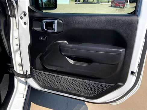 Used 2025 Jeep Wrangler Unlimited Rubicon image 22