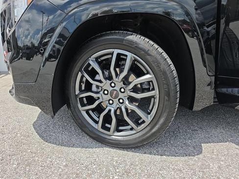 Certified 2024 GMC Terrain Denali w/ Black Diamond Edition AWD/4WD image 32