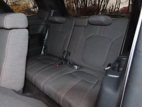 Used 2023 Honda Pilot Sport image 16